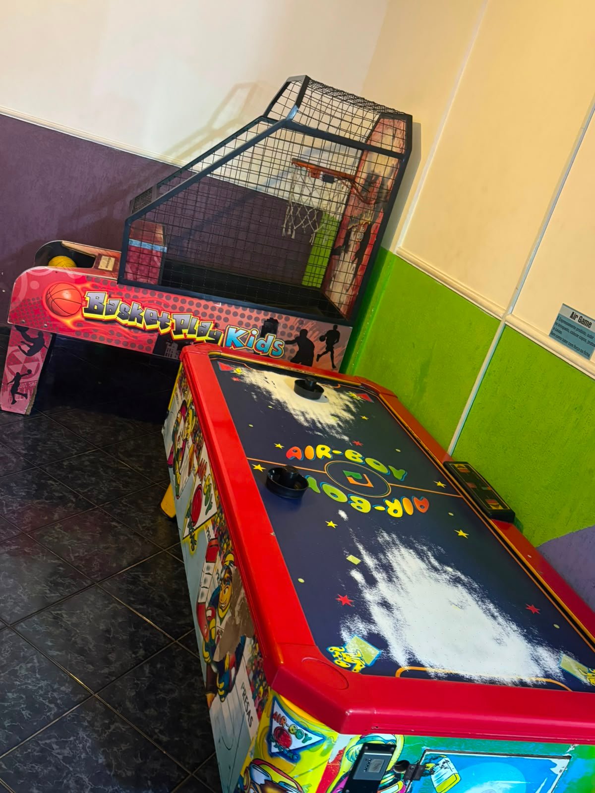 Basquete arcade e Air Hockey do Virô Festa
